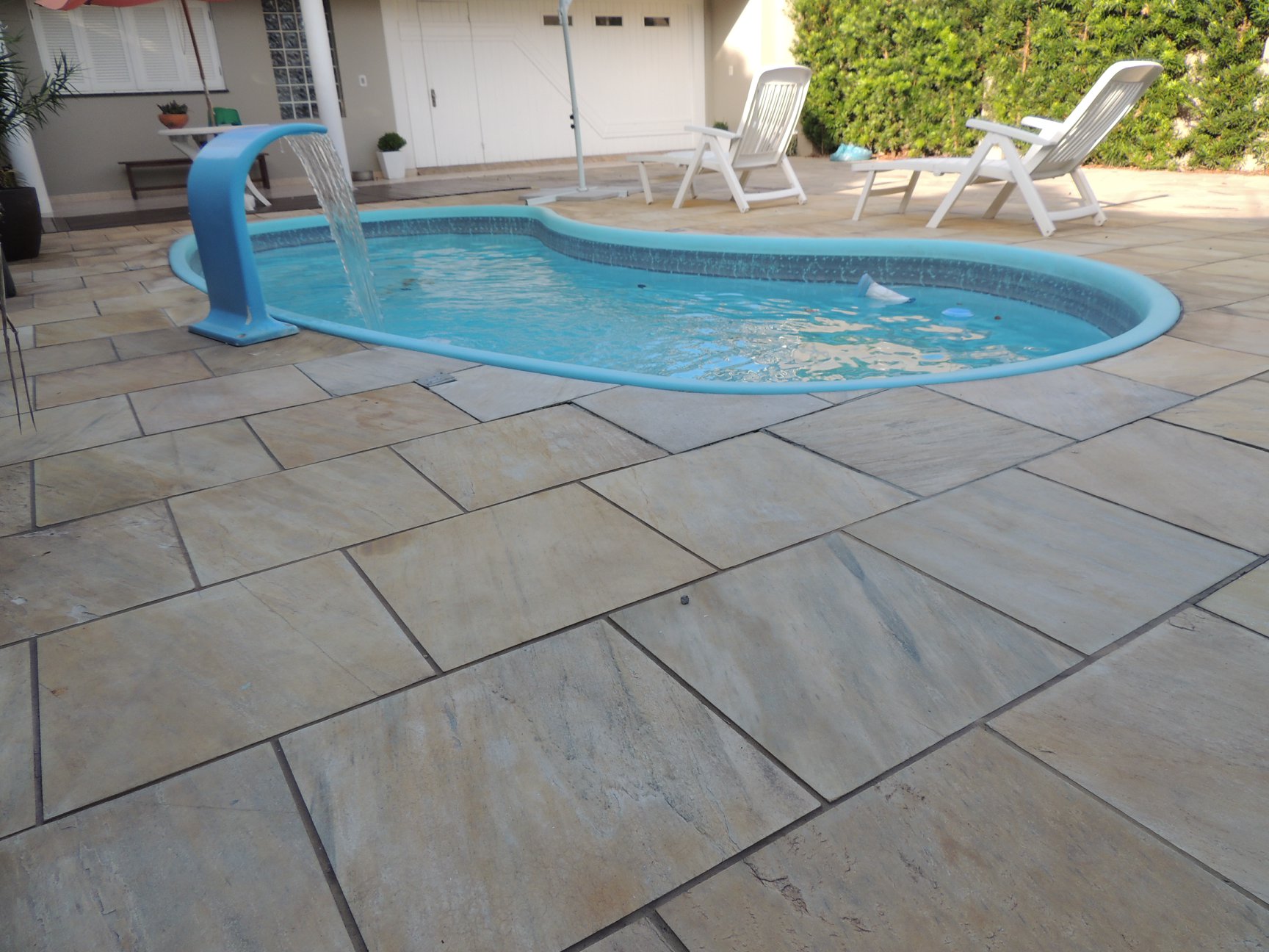 Pedra São Tomé Amarela - Ideal para o Piso da sua Piscina